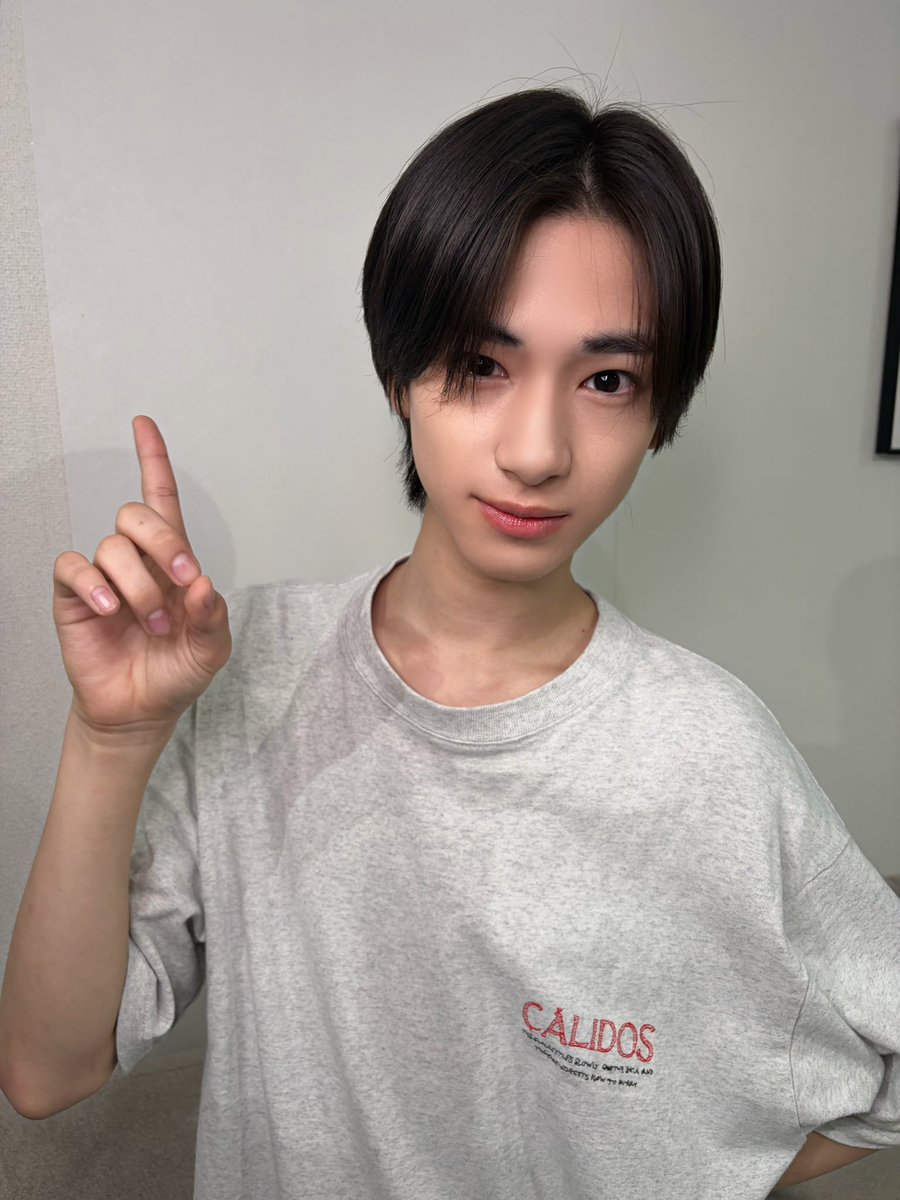iiondo_official's tweet photo. /／
 📣リリースイベント特典会情報
\＼

本日の撮影ポーズをお知らせします！

📍OCAT B1F ポンテ広場

📸グループ撮影会・グループ&amp;グループ撮影会
指ハート

📸2ショット撮影会
A iiONDOポーズ☝️
B 鉄板焼きポーズ🥢
C くま

#iiONDO
#はつ恋ONDOの秋が来た
#EBiDAN https://t.co/438suh6Z6I