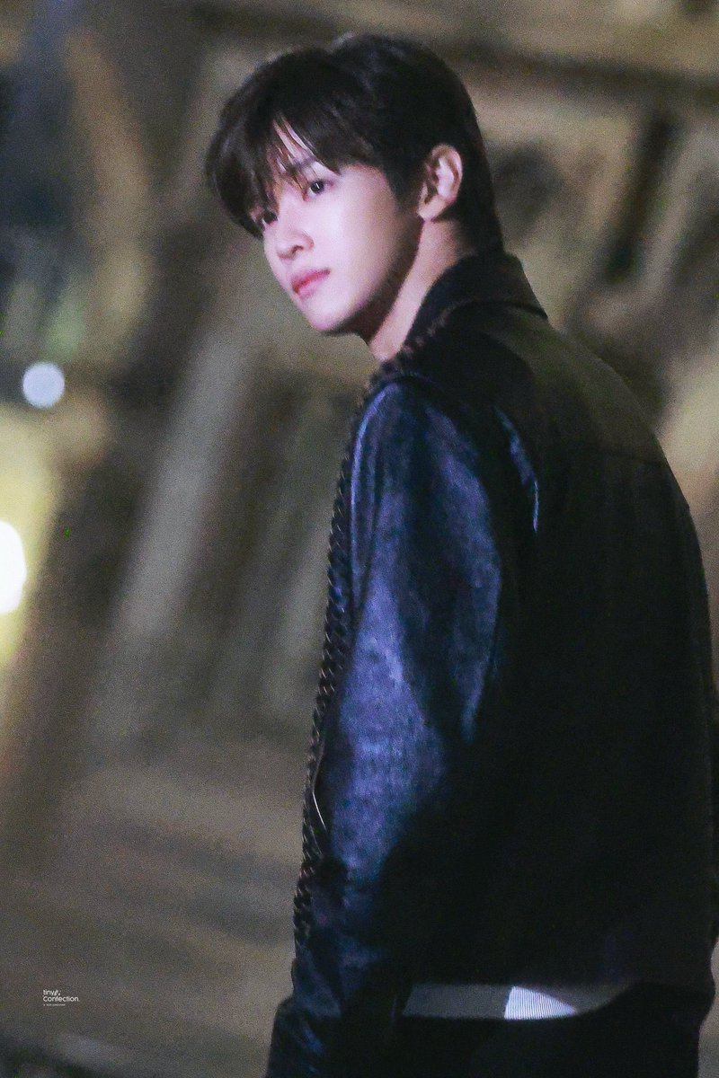 peipeppy's tweet photo. ซองชานออกไปถ่ายรูปมานิ!!!! คือยังไม่ใช่รุปกล้องหลักก้รุ้แล้วอะว่าหล่อมากกกก ลงไอจีด่วน!!!!!!! ㅠㅠㅠㅠㅠㅠㅠㅠㅠㅠㅠㅠㅠㅠㅠㅠㅠㅠㅠㅠ https://t.co/ikqHTWSOeM