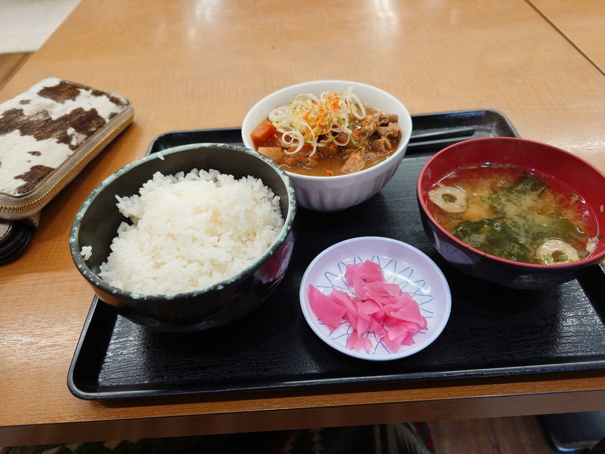 masayan0403's tweet photo. もつ煮定食だす🐮 https://t.co/GYLsje87K4