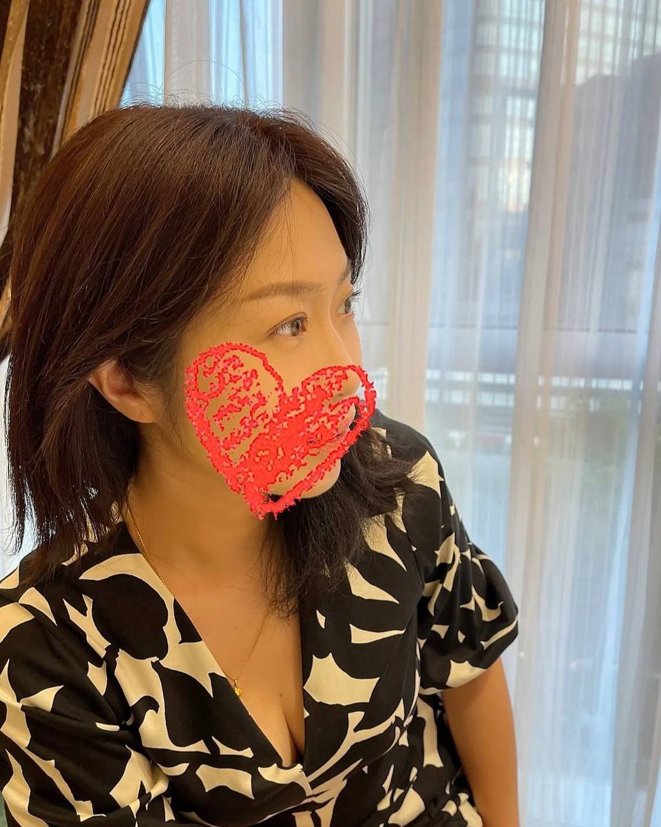 naranun_cup's tweet photo. 人生的每个阶段都在推翻过去的自己，这正是好玩的地方。以前追逐拥有，现在向往‘同频’。看懂了生活的平淡，但依然想保留一点点‘不甘寂寞’的骚动，这状态太酷了。清醒又有趣 https://t.co/LJofC4r9vD
