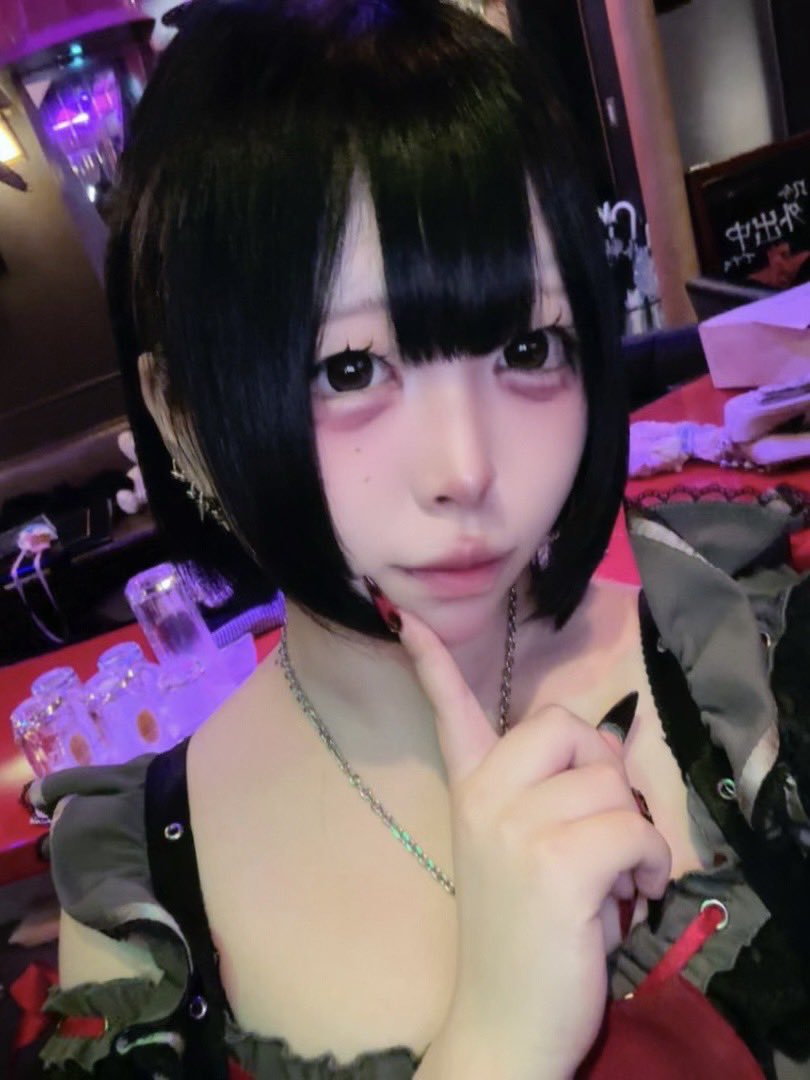 cafebar_akuoti3's tweet photo. 🩸 本日の小悪魔ちゃん(⃔ ⸝⸝•̥𖥦•̥⸝⸝)⃕↝
18時OPEN♡
꒰ঌ┈┈┈┈┈┈┈┈┈┈┈┈┈┈┈໒꒱

かれん 18-22 @kill_luvS2 
ゆなち 18-22 @o9xjj 
もか     20-3  @mkmya_n 

꒰ঌ┈┈┈┈┈┈┈┈┈┈┈┈┈┈┈໒
遠隔サイト😈✨️https://t.co/ZFtiImBHX4 https://t.co/be7lqgZGt4