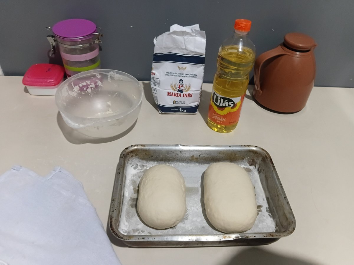 odjion's tweet photo. viciado em fazer pão decidi fazer mais dois e dessa vez a massa ficou perfeita https://t.co/CoZ97rncaL