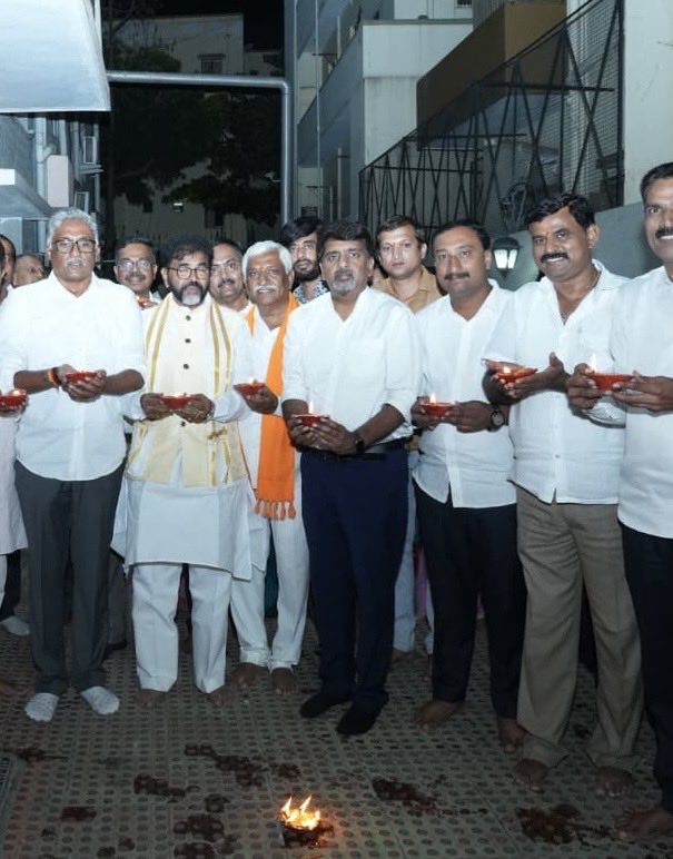 siddalingaiahs2's tweet photo. ನಮ್ಮ ದೇಶದ ಹೆಮ್ಮೆಯ ಪ್ರಧಾನಮಂತ್ರಿಗಳಾದ ಶ್ರೀ ನರೇಂದ್ರ ಮೋದಿ ಜೀ ಯವರ ಜನ್ಮದಿನದಂದು, ಅವರ 25 ವರ್ಷ ಜನಸೇವೆಗೆ ಗೌರವವನ್ನು ಅರ್ಪಿಸುವ ಸಲುವಾಗಿ ಮನೆಗಳಲ್ಲಿ ದೀಪ ಬೆಳಗಿಸುವುದೇವು #Ashirwad_Ka_Diya https://t.co/DBWh4GAoTH
