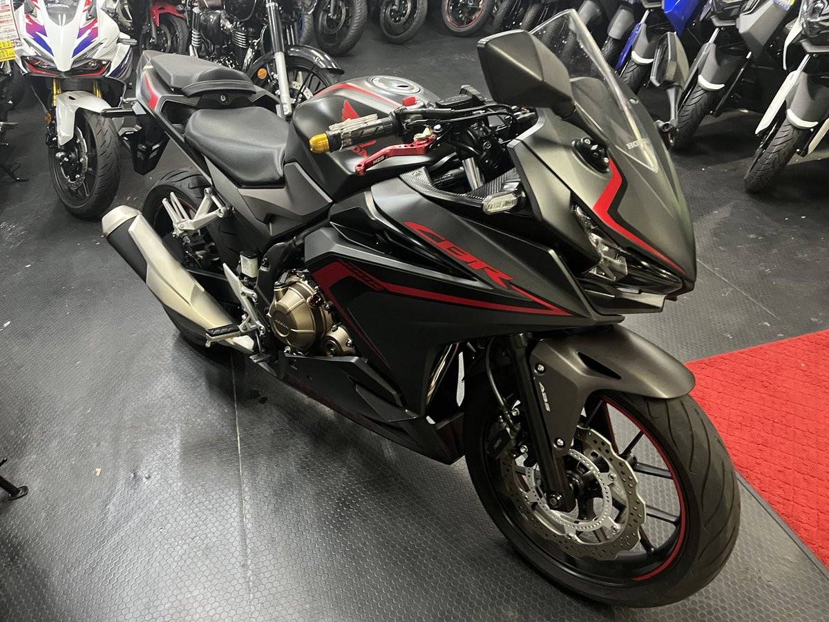 somataro_kun's tweet photo. 契約してきた！CBR400R 2019年式
車検含む整備費用やオプション込みで乗り出し価格73万。個人的に大満足で納車が楽しみ😚

まあ先に免許取らなきゃなんだけど https://t.co/xP0QKxZkqF
