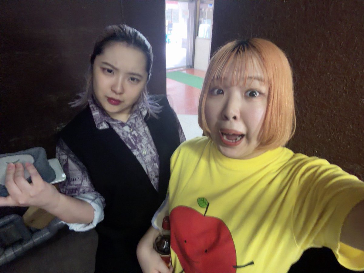 tenteko_chan's tweet photo. サドンDEATH!!vol.13
ありがとうございました✨️✨️

相撲を取るのに前髪上げたら、ペテン師みたいな写真に仕上がった姉👀
風間さんとの勝負で時空が歪むほどの早さで敗北した妹👀 https://t.co/00we0zWFZj
