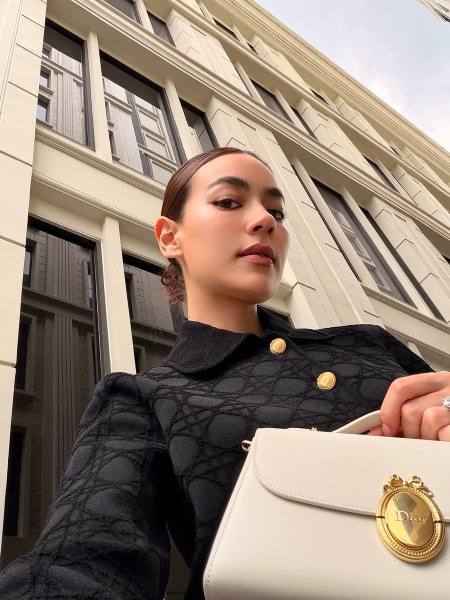 faifairyy's tweet photo. คนสวย สวยคม กรอบหน้าชัด หุ่นต���เล็กตะน้อยมาก🤩#คิมเบอร์ลี่ #Dioraw26 @Dior https://t.co/xr1vXJmzlB