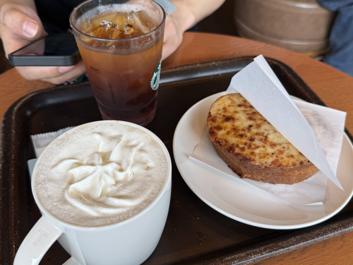 1220sayu's tweet photo. 退院すぐ速攻でスタバ！
カスタムでデカフェに出来るからありがたいね

飲み物一杯まるまる飲めるようになったな… https://t.co/36zjwpn1kJ