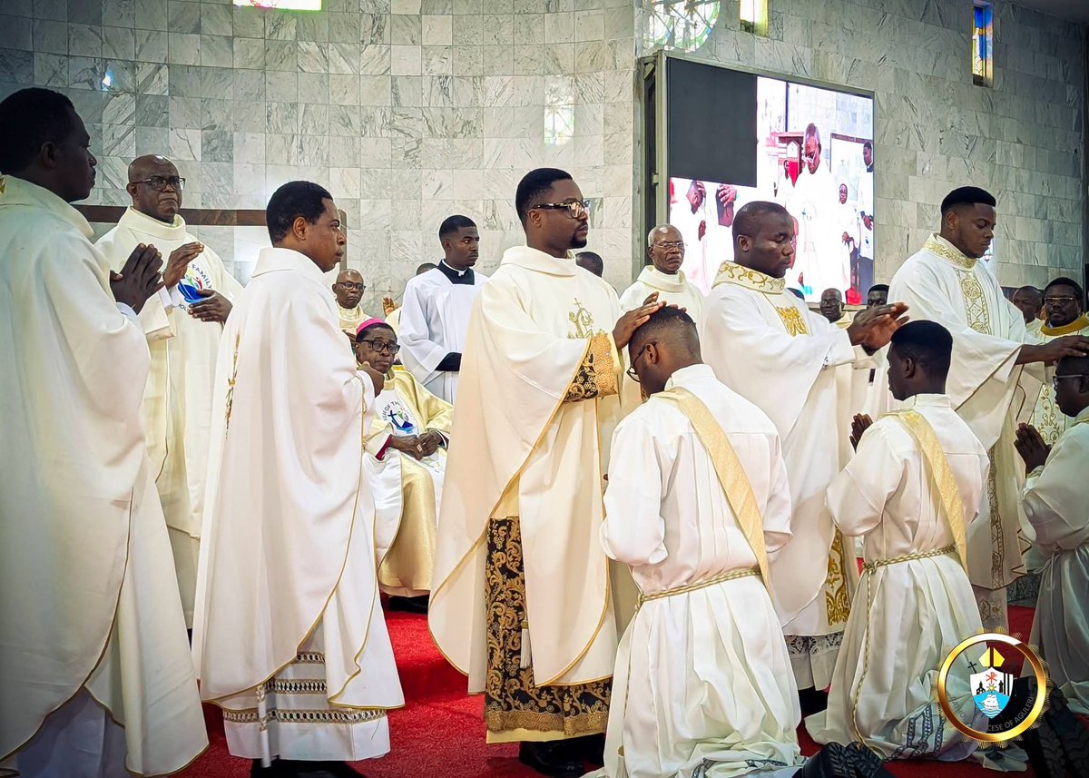 haywhyutd's tweet photo. Picture highlights from the ordination of three deacons to the priesthood and a seminarian to the diaconate yesterday at Aguleri.

📸 credit: CADIAG

#PriestlyOrdination #DiaconateOrdination #CatholicChurch #Aguleri https://t.co/ck0dFvBF5n
