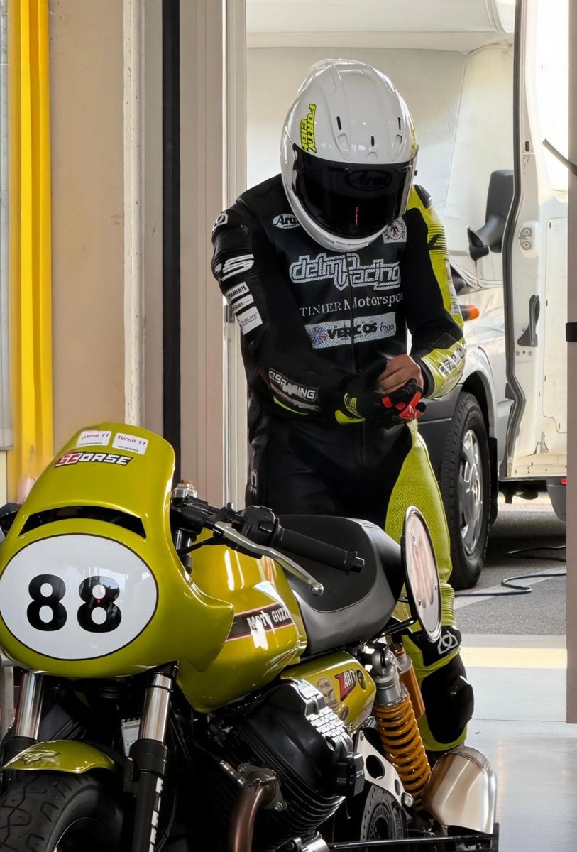 FCuringa's tweet photo. race weekend #motoguzzi #fast #endurance Tazio Nuvolari Circuit https://t.co/Xp1ACBZaaB
