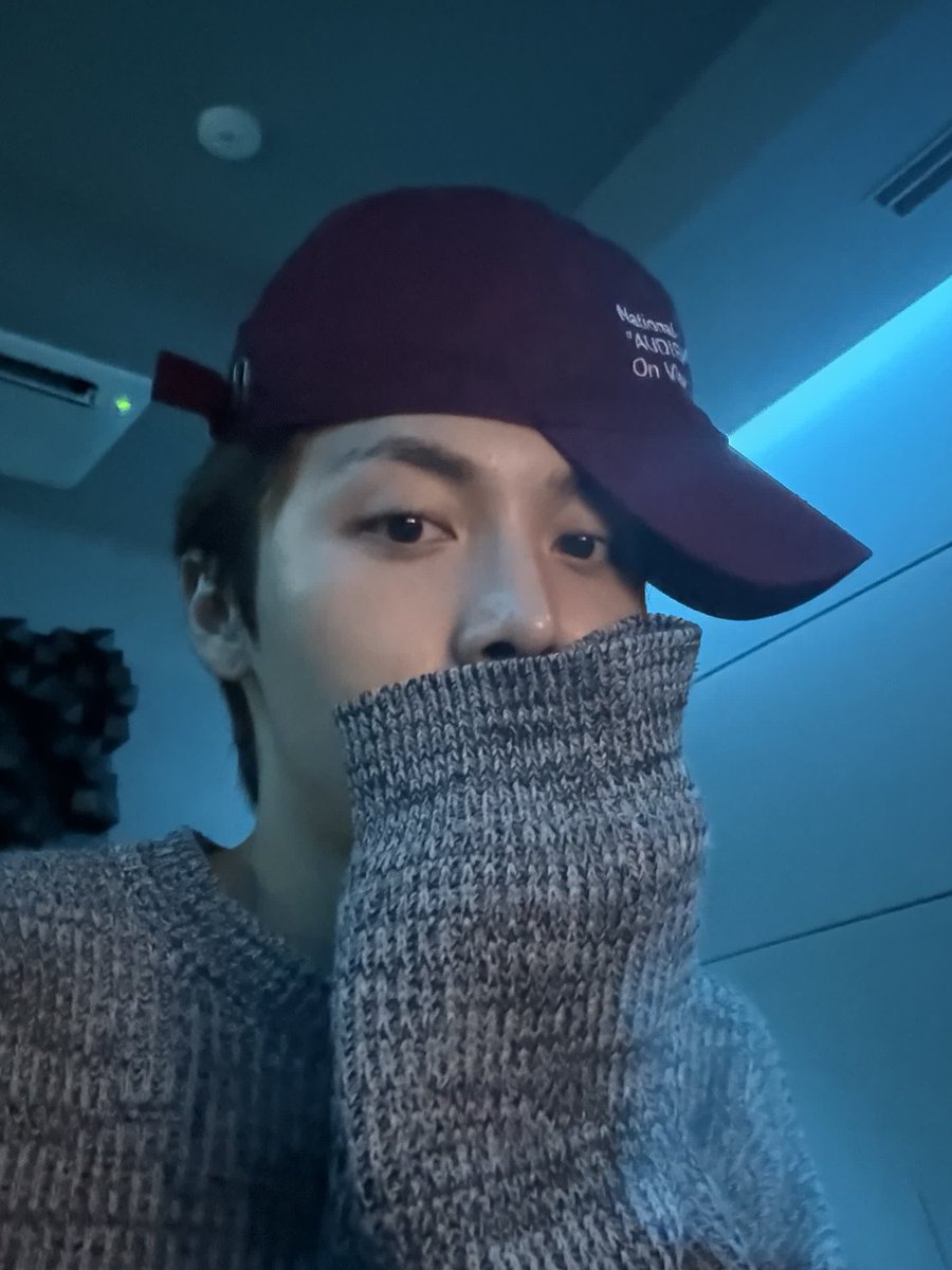 Luxxex_09's tweet photo. 염천,, 개부럽다ㅠ 허 2 https://t.co/ornMHDPl7n