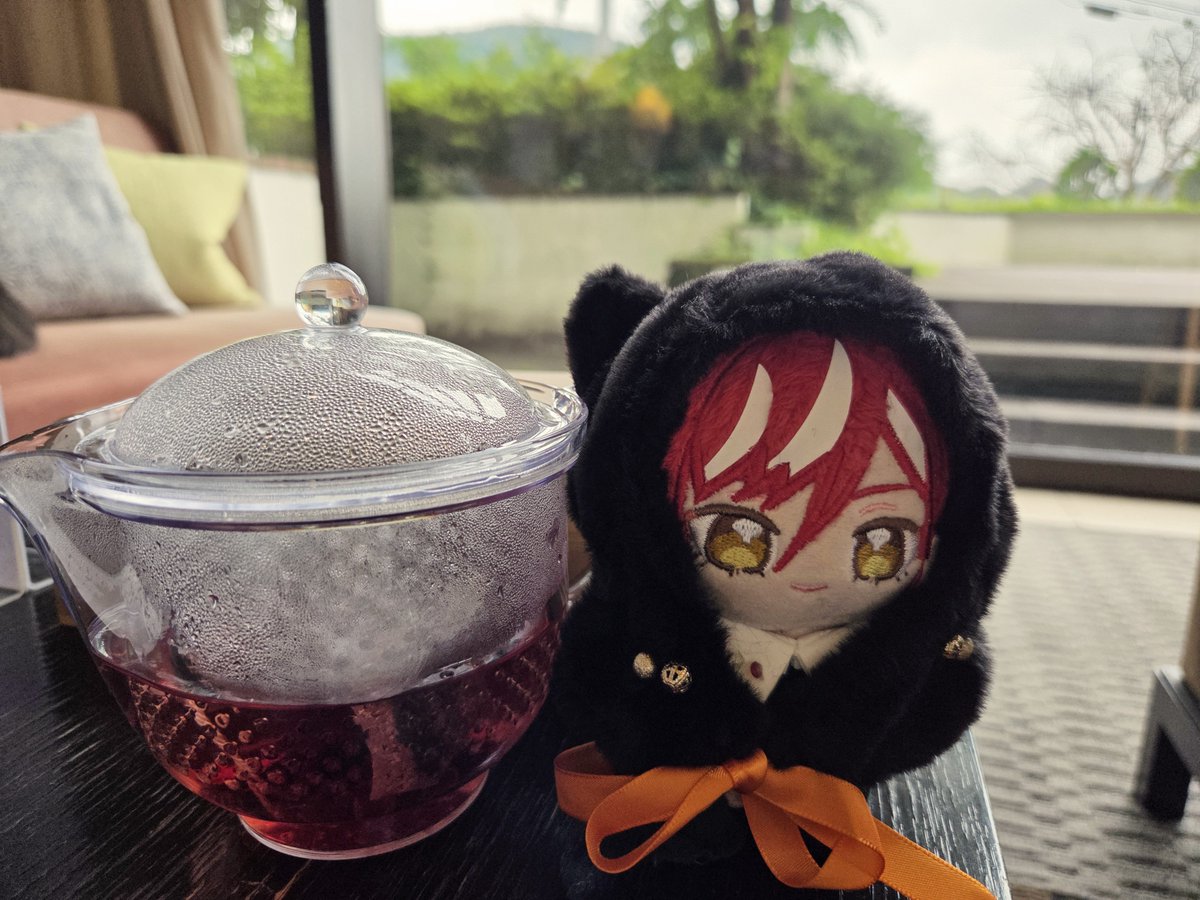 erue_enst's tweet photo. 赤色のお茶と☕ https://t.co/O5U8mtsAq8