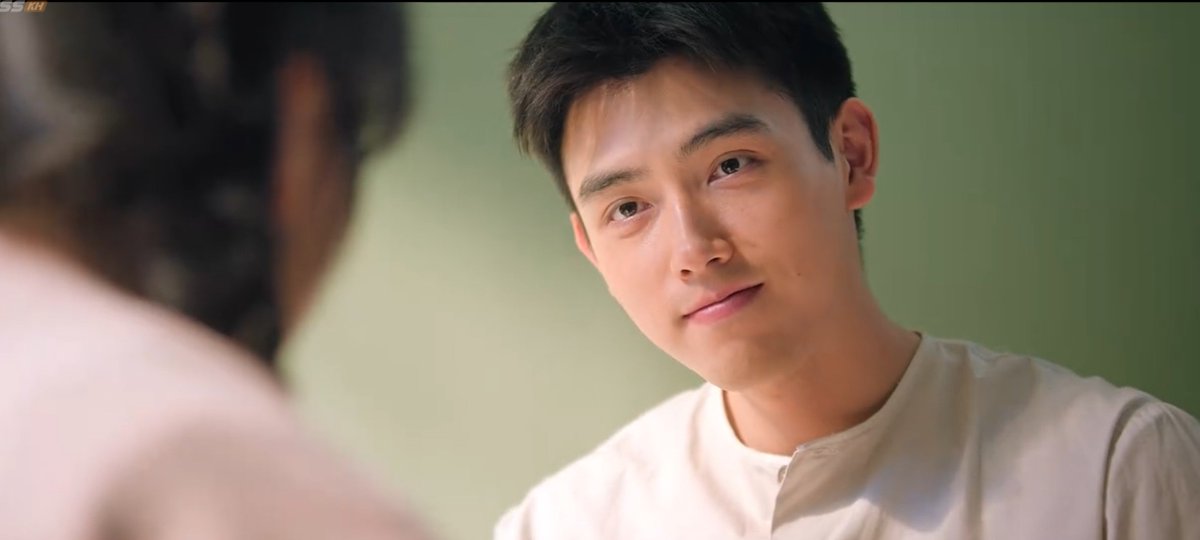 joyargrv27's tweet photo. Woah. Didn't know that the ML in "Love Story in the 1970s" was this fine? 😁 Arthur Chen looks so neat and fresh, I bet he smells good.😂 #SunQian #孙千 #손천 https://t.co/xyM11eB3dB