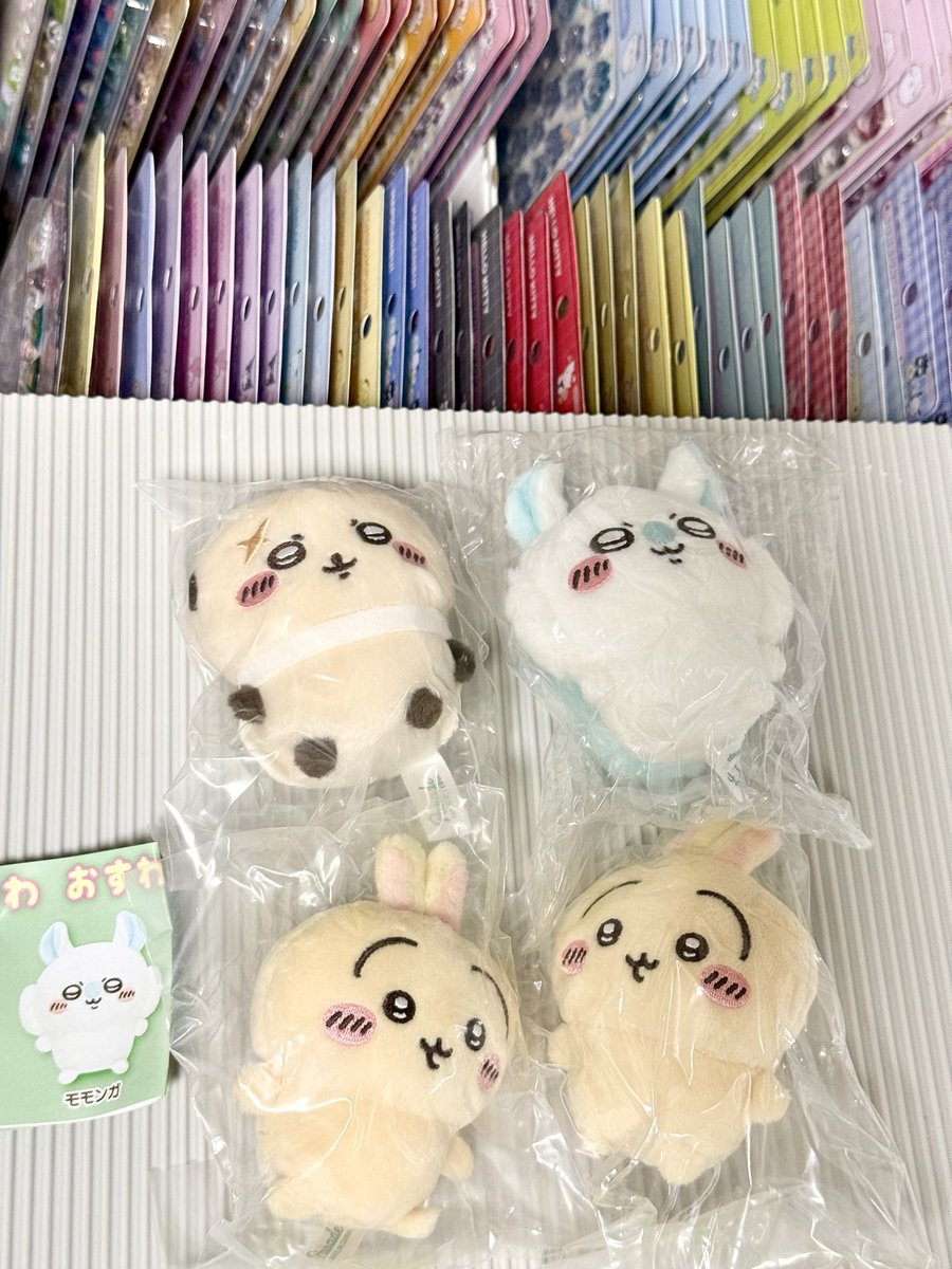 TOMO2tamago2's tweet photo. 昨日当選してた福岡らんどにハロウィンマスコット🎃買いに行ったら、おすわりぬいぐるみガチャもあってびっくり！
1人2限で二人で回したけど狙いのカニちゃん出ずー🫥
いや、久しぶりに出会えただけラッキー！！
推しも2つ出たし持ってなかったラッコも出てコンプ🐰♡
すぐに売り切れてました😂 https://t.co/HAwYNFAtws
