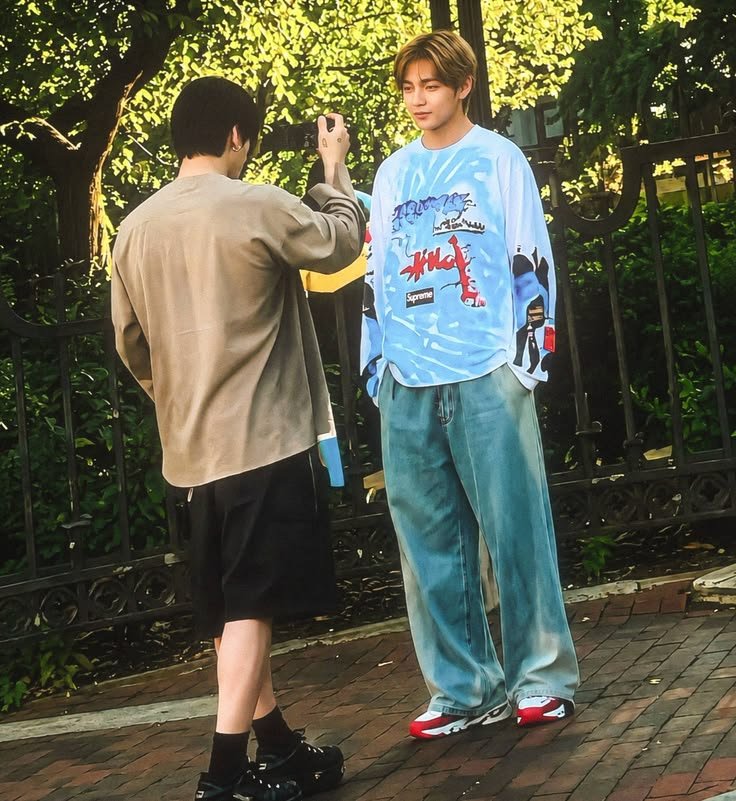 ivanezah's tweet photo. boyfriends taekook offcam spending personal time https://t.co/lRntELtemZ