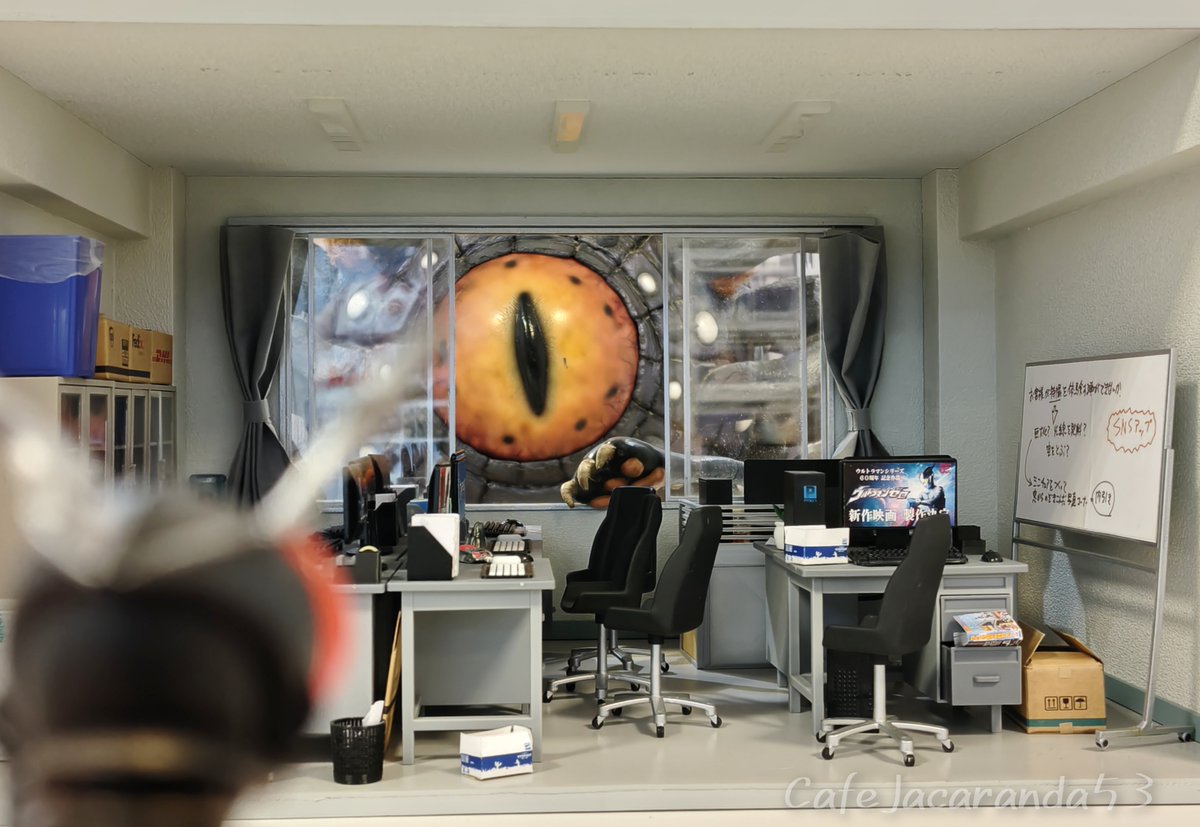 CafeJacaranda53's tweet photo. ♥️「…………わからない、思い出せないんだ。何も。」

▼
ウルトラマンメビウス&amp;マックス
ULTRAMAN Gallery #平成climax展

宇宙化猫……ねこ？……だったような……
ゆうきせいめいたいのシコウとキオクを……どうなるんだっけ……
じぶんがナニモノかわからなく……じぶんってナニ……？ https://t.co/bj46tPmF0h
