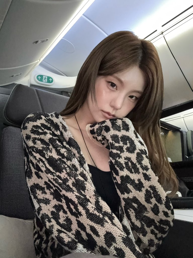 SuXiii__'s tweet photo. 260927 yezyizhere

🐆🖤

#예지 
#YEJI https://t.co/Ipu91IjvtC