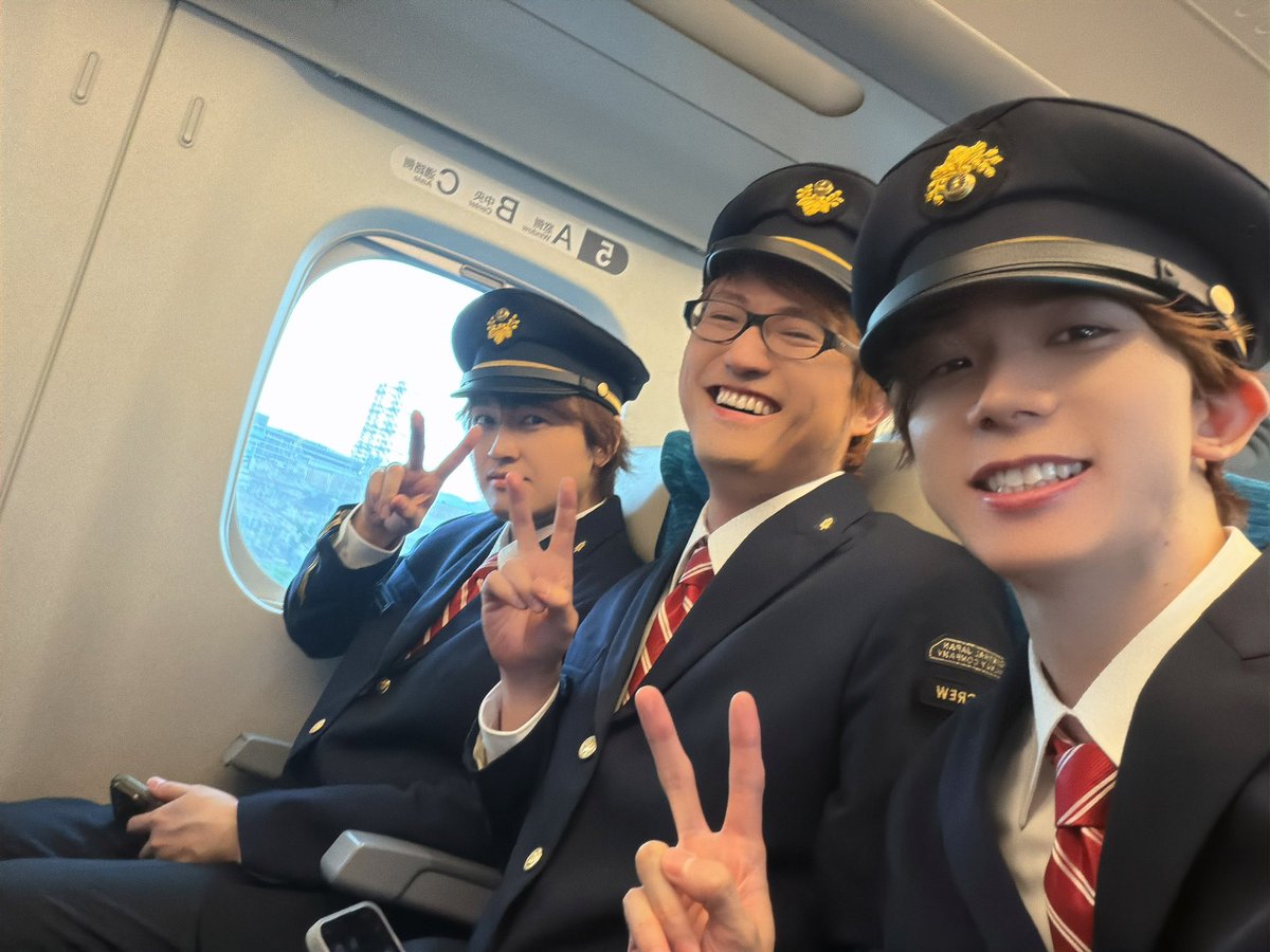 tomohito0825's tweet photo. #ブルアカ 新幹線ありがとうございましたー！！！！！！！！
あまりにも幸せな時間でイベント体感時間5秒でした！！！！！！！！！！！！！！！！！

大阪でのスタンプラリー足元にお気をつけて楽しんでくださいー！！！！！！！！！ https://t.co/B8BEfUNEch