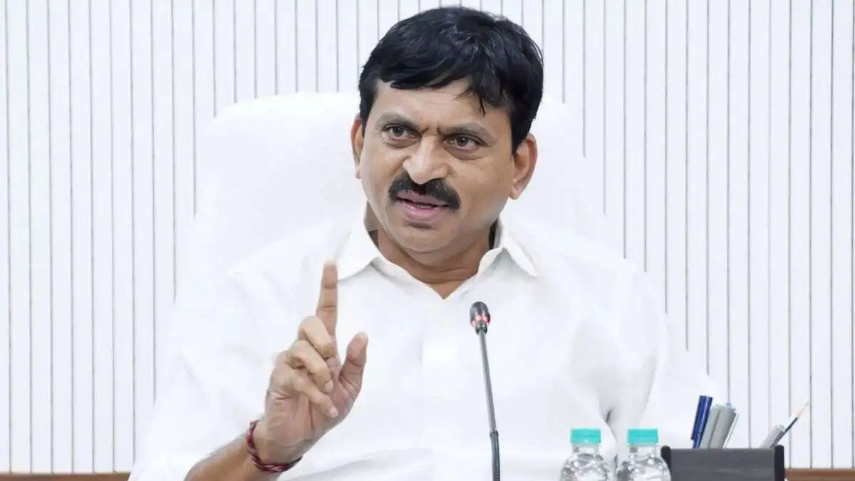 NewsMeter_In's tweet photo. #Telangana:
#Revenue Minister @INC_Ponguleti Srinivas Reddy said the #government has issued #freshorders to clear decades-old pending #ULCapplications.
#Eligiblecases under GO 455, 456, 747 and 92 will be examined for #regularisation as per rules.
The government is also fast-tracking #22Alandissues in line with Chief Minister @revanth_anumula’s #Assembly assurances.