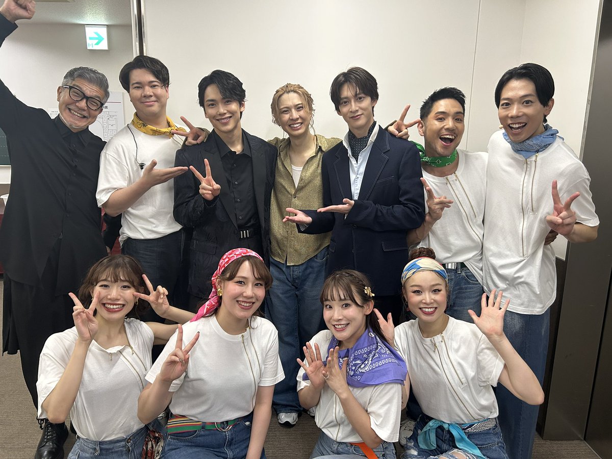 fanfare2026's tweet photo. ﾟ･:.｡..｡.:･’ * * ‘･:.｡. .｡.:･ﾟ

KURUMU OKAMIYA 1st CONCERT
“The Fanfare”
大阪公演千穐楽、ありがとうございました！！

ﾟ･:.｡..｡.:･’ * * ‘･:.｡. .｡.:･ﾟ

“The Fanfare”
昨日幕を開けた本公演、
本日は大阪公演千穐楽✨

超満員のお客様の大きな歓声に包まれながら、無事に終演いたしました！

本日は、
#内海啓貴 さんと #伊藤あさひ さんをお迎えし、
「ロミジュリ2024スペシャル」をお届けしました💐

次は10月3日から、日生劇場公演がスタート！
残り5公演となります♬

まだまだ“The Fanfare”は続きます！

引き続き、どうぞお楽しみに✨

#岡宮来夢

https://t.co/Sa3gZQJLFJ