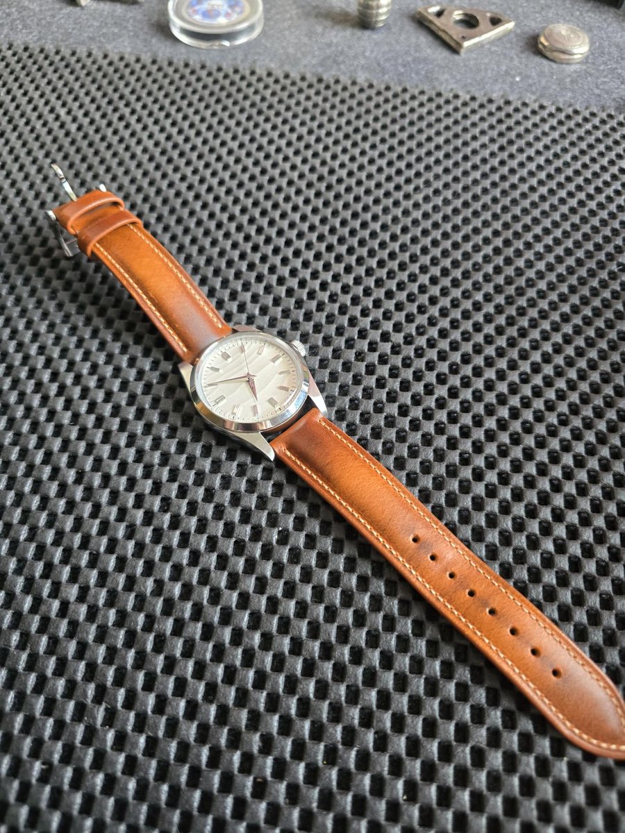zhenhao888's tweet photo. Gomvadr oil wax tanned leather watch band, great workman craft. Durable and fit. #wristwatch #watchlovers #watches #watchcollector #instawatch #watchoftheday #watchnerd #watchmania #timepiece #watch #watchesofinstagram #watcheslovers #ootd #watchfan https://t.co/EGXNqRiojH