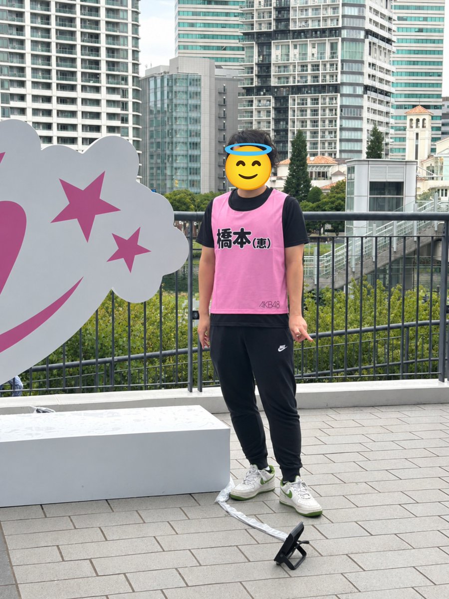 GAL_Co_Ltd's tweet photo. 俺にビブスまで着させるグループよ…（まるで矢印みたいな一方通行）（ビブスの着こなしがミチミチになる恐れがあったけどそこまでではなくて一安心している） https://t.co/rr31JHl3CC