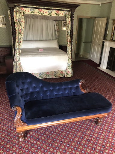 NinaMarketsUK's tweet photo. Darwin’s coat made a genius feel human.

At Kent’s Down House, scientist Charles Darwin published On the Origin of Species in 1859; his closet lets visitors dress up.

A purple coat felt silly-then the distant genius became a father working from home.

Warmly recommended for families.