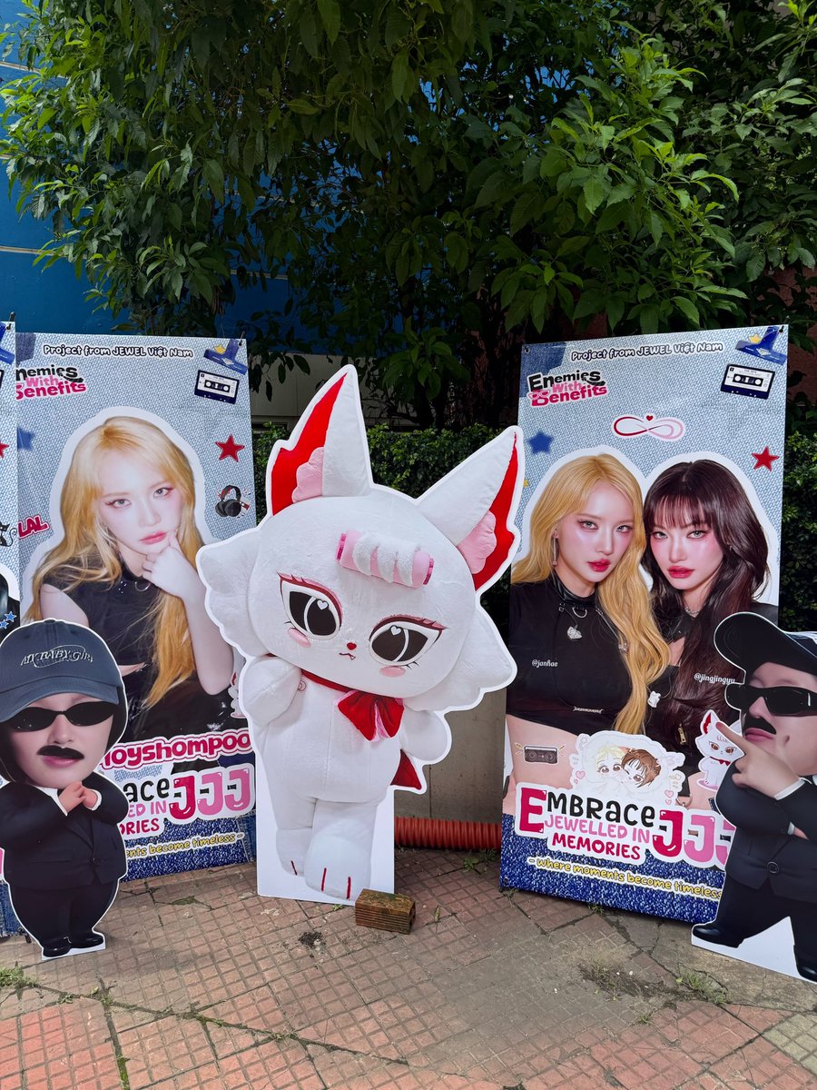 janhaefanpage's tweet photo. ขอขอบคุณแฟนๆ ชาวเวียดนามที่ร่วมจัดโปรเจกต์สุดน่ารักในงานแฟนมีตให้กับแจน จิงจิง กระปุก และไซซีนะคะ 🦊🐯🐰🐨

JJJ KPCZ XIN CHAO VIETNAM 
#EnemiesWithBenefitsxVIETNAM
#GMMTVFANDAY35

ขอบคุณสำหรับการต้อนรับที่อบอุ่น ความรัก และกำลังใจที่มอบให้สาวๆ ทั้ง 4 คนตลอดงานแฟนมีต ดีใจที่ได้เห็นทุกคนมาพบกัน ได้ใช้ช่วงเวลาดีๆ ร่วมกัน และได้ฟังสาวๆ ร้องเพลงท่ามกลางเสียงเชียร์อันอบอุ่นจากแฟนๆด้วยน้าาา ไว้เจอกันใหม่อีกนะค้าบบบ 💜✨