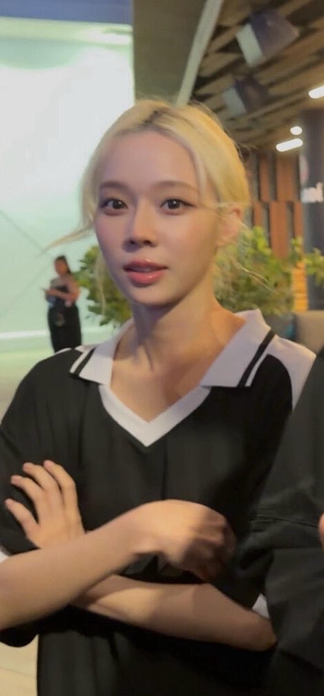 wt010101's tweet photo. 팔짱포즈 오랜만이네 https://t.co/o8V8bFH93f
