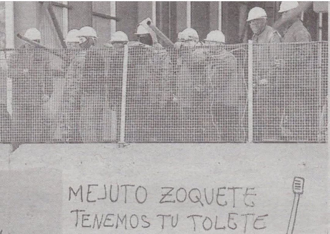 emp_nort's tweet photo. Xixón 
Año 2000
Naval Xixón 
("Mejuto" era un afamado represor de uniforme que "perdió" su porra , antes de salir corriendo, en una carga contra los trabajadores) https://t.co/PznCk0057I