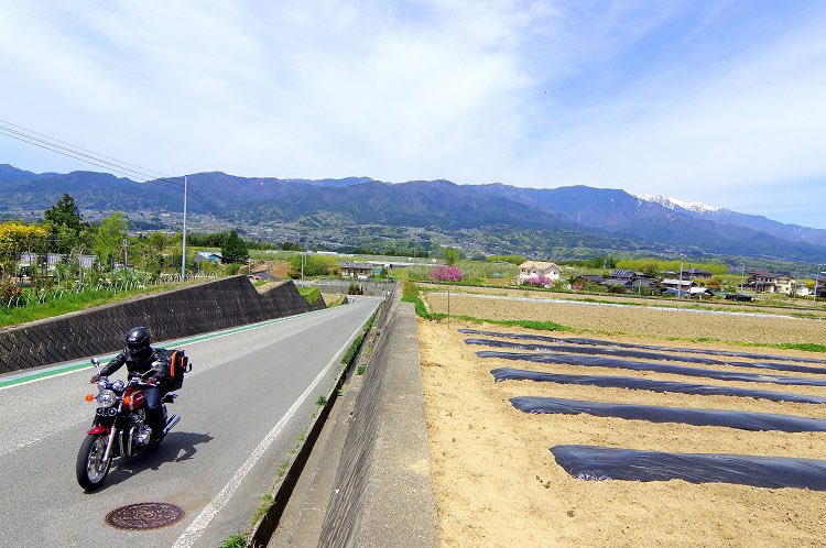 PutiMotor's tweet photo. 長野県「広域農道南信州フルーツライン」

天竜川西側の丘陵地帯を抜けるアルプス展望の素晴らしい広域農道。

アルプスを望む区間が比較的長く、信号皆無のため爽快感も抜群。

三遠南信道より飯田市と豊岡村を一気に連絡する穴場道でもあり、利用価値も高い。

https://t.co/NH7fTJVmNH https://t.co/tK8FbppJtN