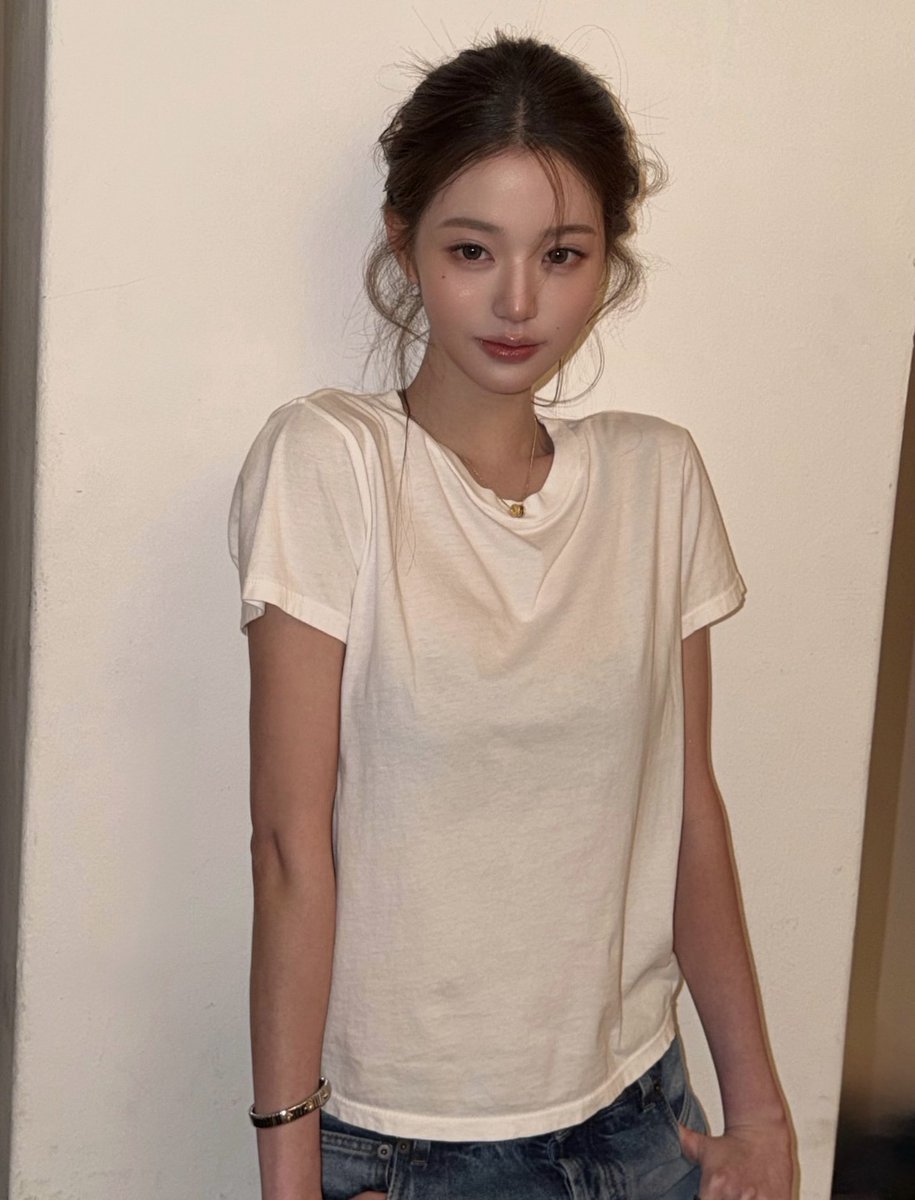 saran_heyooooo's tweet photo. 美女に華やかな服飾は要らないんだな...って深く思わせてくる、こちらのウォニョン様の写真...非常に攻撃力高くて無事に食らってる...... https://t.co/keCKGx6ufB