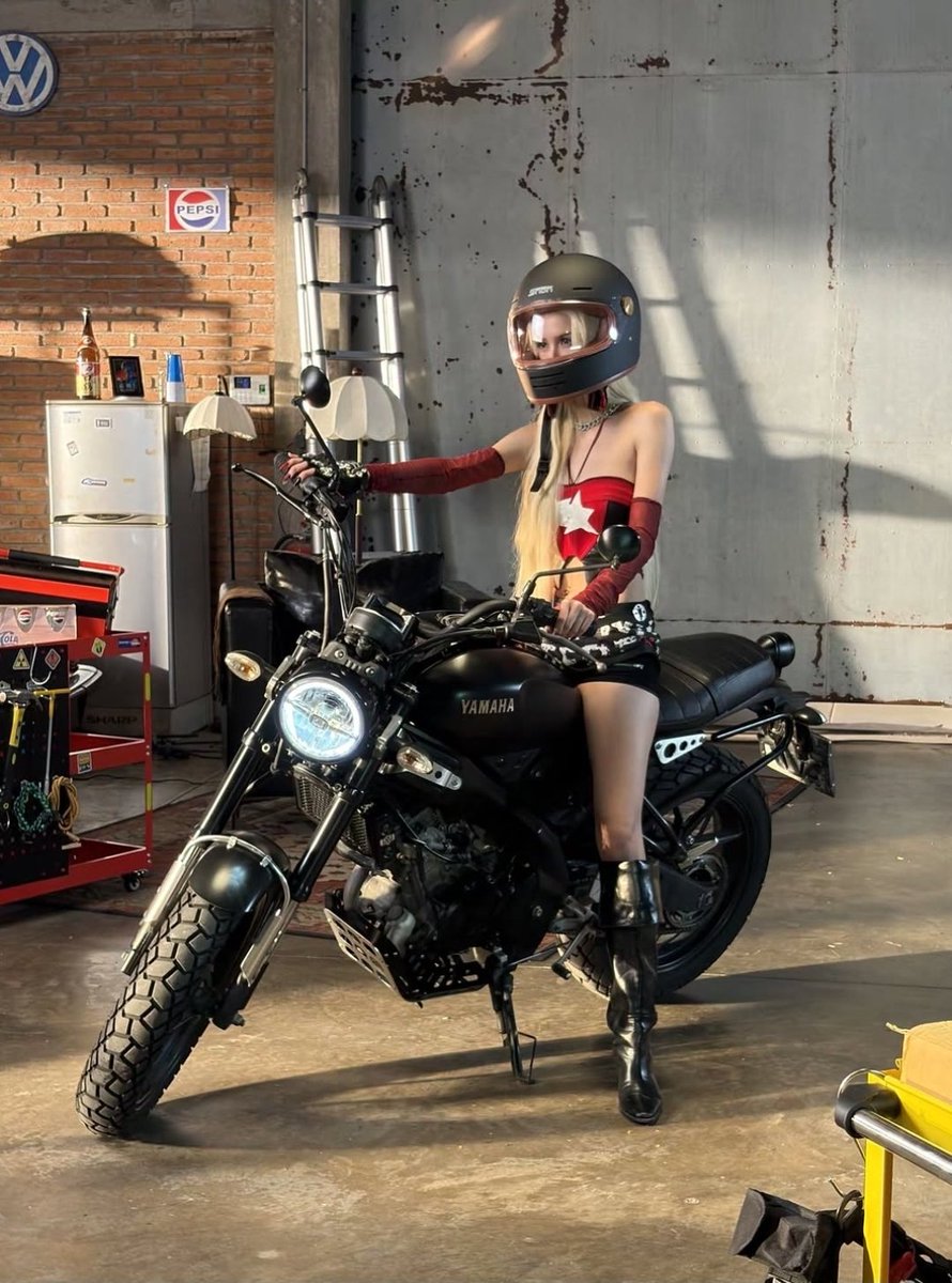 atomforeve's tweet photo. ถ้าวันนี้ไม่เห็นค่า                  กลับมาวันหน้าก็ได้นะ

– #hannah4eve 🏍 https://t.co/Szp2WkV3i0
