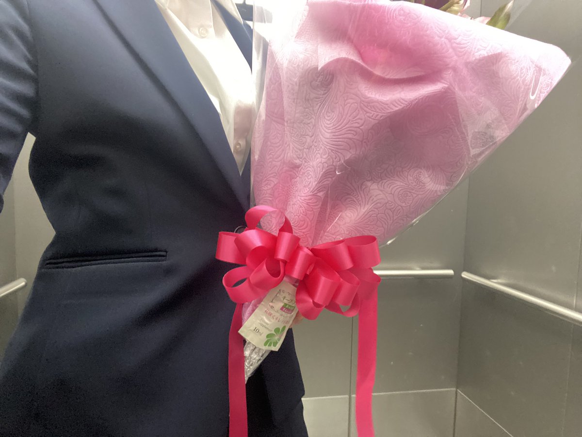 Jo_o_s's tweet photo. 後輩の引退を祝いに来てる https://t.co/lJr119p5CN