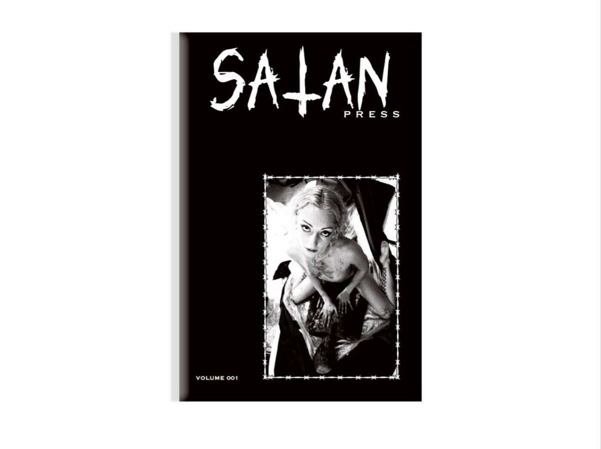 samhelfilms's tweet photo. 40 Pages of Horror, Erotic, Photography, Short Stories, Digital Art… NO AI additions… sell it out so I can begin work on Volume II: https://t.co/u4CNfJS3xV 18+ https://t.co/lHYglpahJE