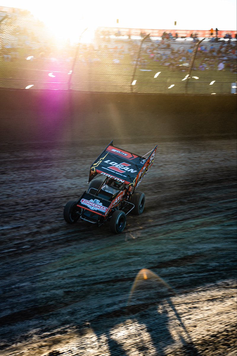 BradyBacon's tweet photo. Another 4-Crown in the books! 👑👑👑👑

🥈 2nd in the CD Racing @CAFP_Flag  9 Silver Crown car,
8th ➡️ 6th in the Vermeer Motorsports 55 with @HighLimitRacing 
And unfortunately got caught up in the big one at the end of the @USACNation Sprint feature.

So cool to see @EldoraSpeedway continuing to build this event and the fans showing up to support it. There’s nothing quite like getting to drive so many different fast race cars in one weekend — especially when they’re all capable of winning!

Thankful for the teams that make it possible and everyone who came out to support us.

On to Kokomo tomorrow👊

📸: @PBMediaCo