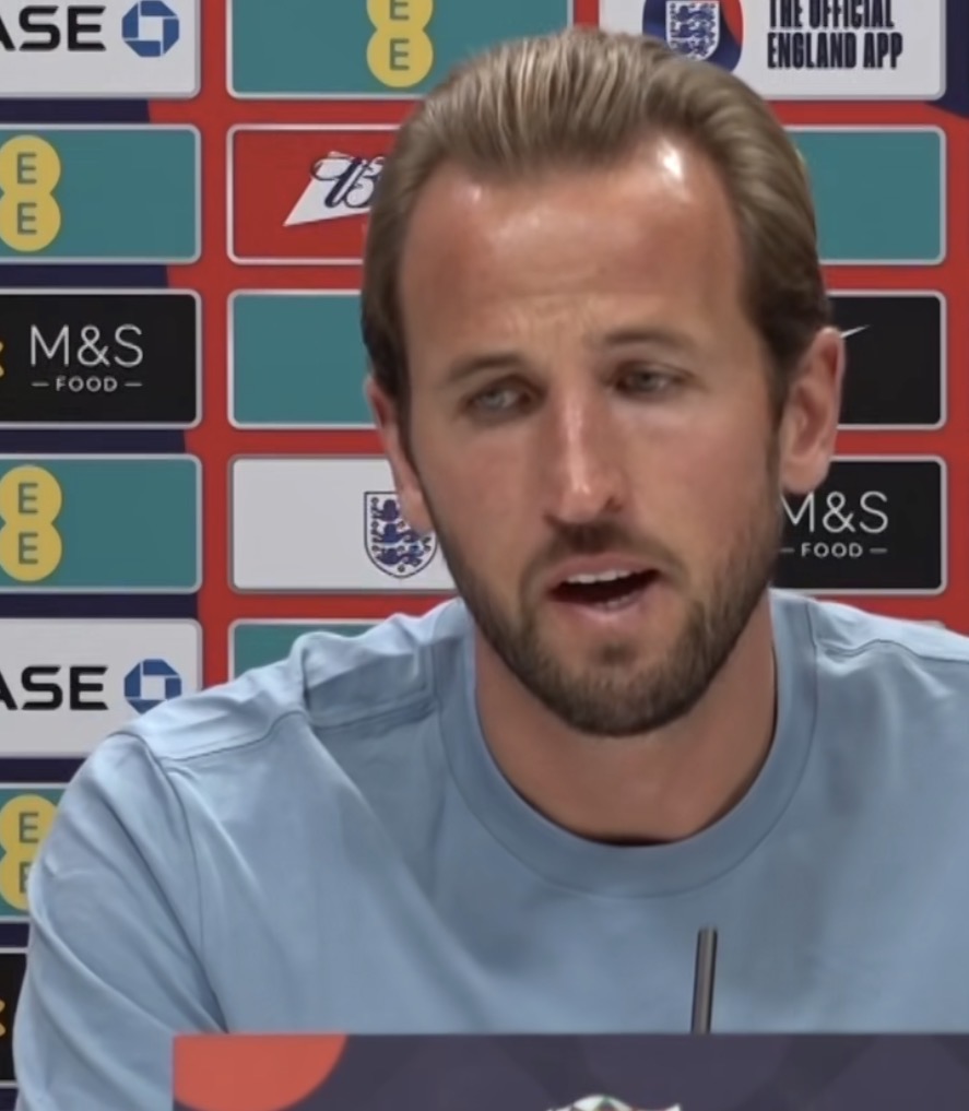 theMadridZone's tweet photo. 🗣️ Harry Kane: “Congrats to Jude Bellingham, who just won the England Men’s Player of the Year. 

Great for him to achieve that, he had an amazing year for us, INCREDIBLE World Cup.” 🏴󠁧󠁢󠁥󠁮󠁧󠁿 https://t.co/crScODRhSe