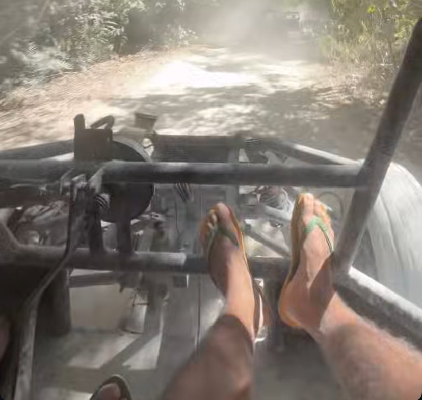 feetstiven's tweet photo. Spy Feet
Havainas moments 
#feet #feetgay #fetish #flipflops https://t.co/Q57BssJLDW