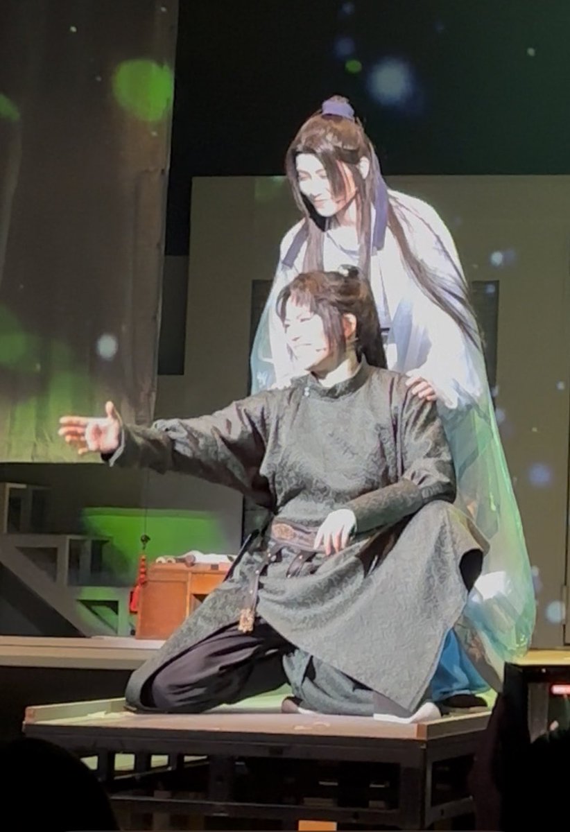 omisonokurashi's tweet photo. カテコで天寿さんから、

「つーさんが初めて私のお付きになってくれた子。私も宝塚人生でいろいろなことがある中で、この、常にキラキラとした瞳で私を見つめてくれる子の前では、絶対にヒーローでいなくちゃいけないって思ったんです」

と伝えられて、綺麗な涙をぽろぽろ流していたつかさくん。

大切な想いを分けてくれて……
本��に……2人の絆に胸がいっぱいです……

#夢微之