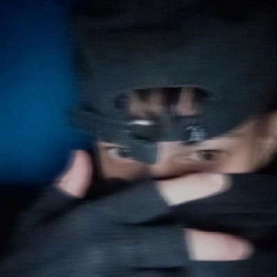 SerafinMzz's tweet photo. @elspirits @SpreenDMC @Conterstine Uy pa, con ese color de piel y la forma en la que te vistes no puedes insultarme seguramente eres mesero en argentina jeje 🖕🏼🤪 https://t.co/d1c7CM9UBa