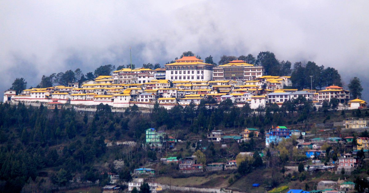 Hilstarholidays's tweet photo. 🌿Explore Arunachal Pradesh and Sangti Valley with Hillstar Holidays. Enjoy breathtaking mountains, peaceful valleys, scenic landscapes, comfortable stays, reliable drivers, and memorable sightseeing. Call 7278582057 or 9903277934 https://t.co/3COeu1VYUm