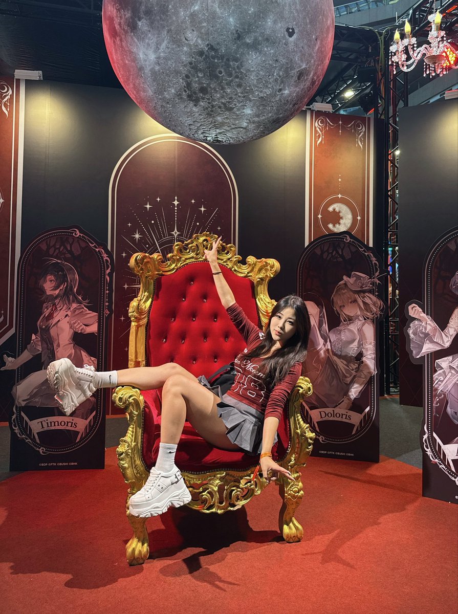 hanavocado_'s tweet photo. Hehe !throne https://t.co/kexpR4qqKK