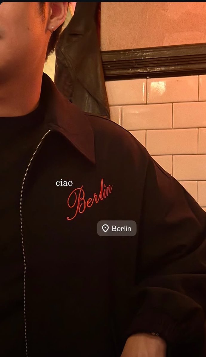 doughnbil's tweet photo. 📍Berlin, hello there Donny + have fun, Hannah! with his Brent friends 😁 enjoy, Donny! https://t.co/1Knh8tZlJQ