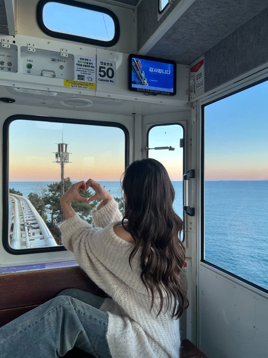 flight_modenow's tweet photo. 【プサン・韓国】
📍🚃🇰🇷 Haeundae Blueline Park

プサンに、海の上に浮かんでるような電車があるの知ってる？？

ここでしか見れない景色と
カラフルなスカイカプセルが有名。
海を見ながら可愛い写真がいっぱいとれる🚃🌊💗 https://t.co/ogLKaDyjcW