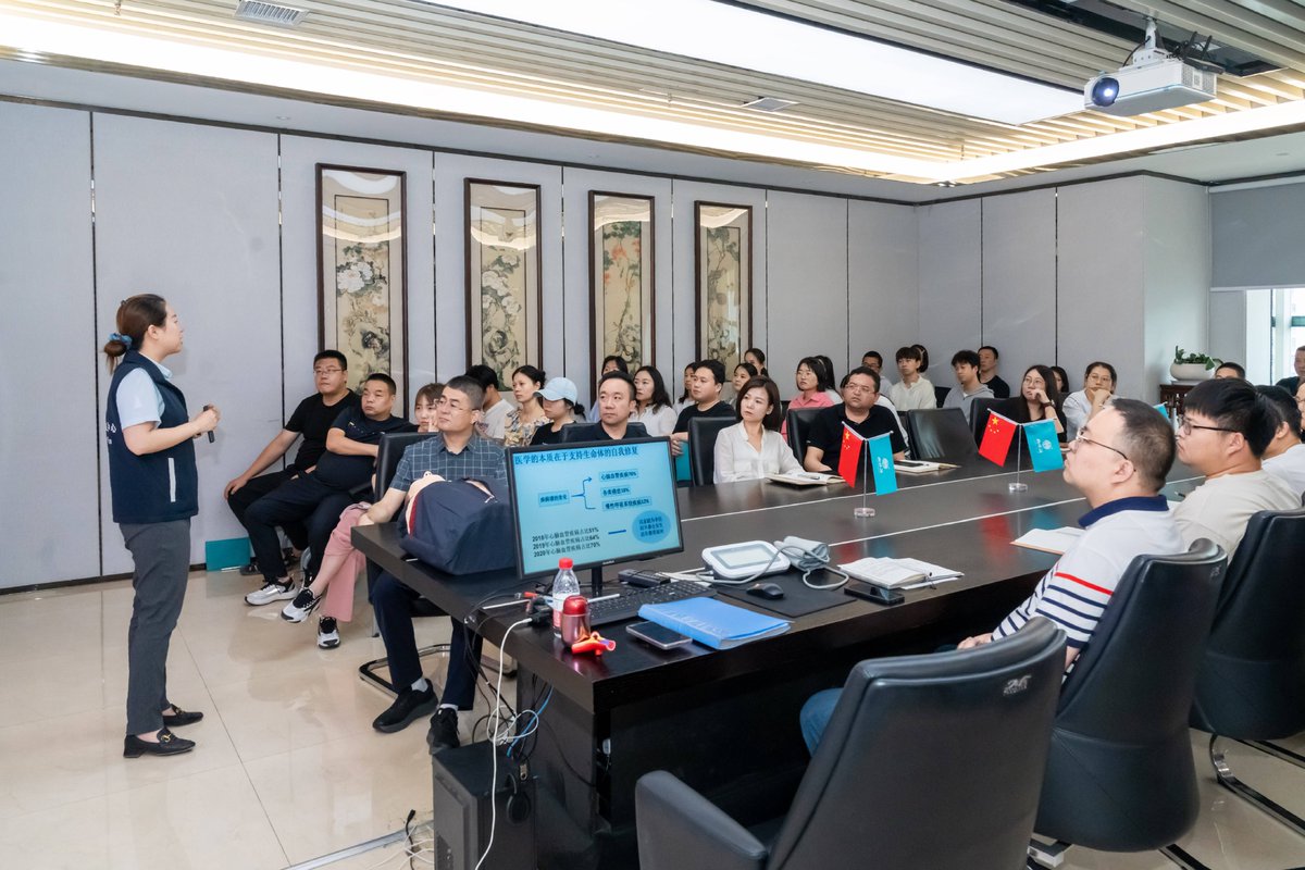 MariahHoxit's tweet photo. Just wrapped up an amazing workshop on digital marketing strategy! Learned actionable tactics to boost brand reach u0026 connect with audiences—grateful for the great speakers and interactive Qu0026A. Ready to apply these insights! https://t.co/kfseVE8r91