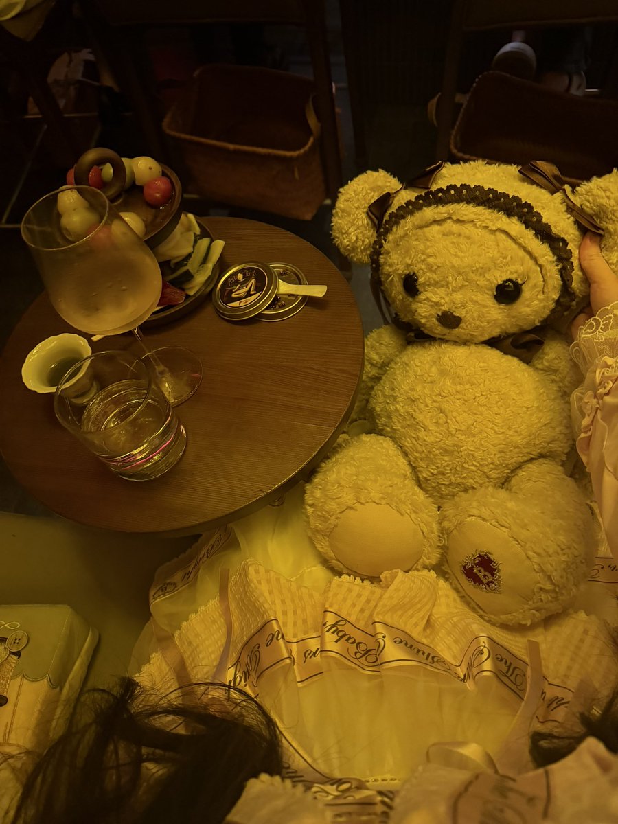 MisaskyQVQ's tweet photo. 我最近现实生活过得很好
一开始直播刚回来有点气馁，不过好在遇到心软的神送我花知晓all大全套好开心！

以往花知晓的大全套从来都是我自己买来着，再坚持一会遇到更好的人的～

最近还喜欢自己做饭吃，p2去清吧
哦买嘎！潮人好多！我一直躲角落里瑟瑟发抖等和宝宝面基中，当时我玩音游店员还认出了！ https://t.co/OP5g11tDYc