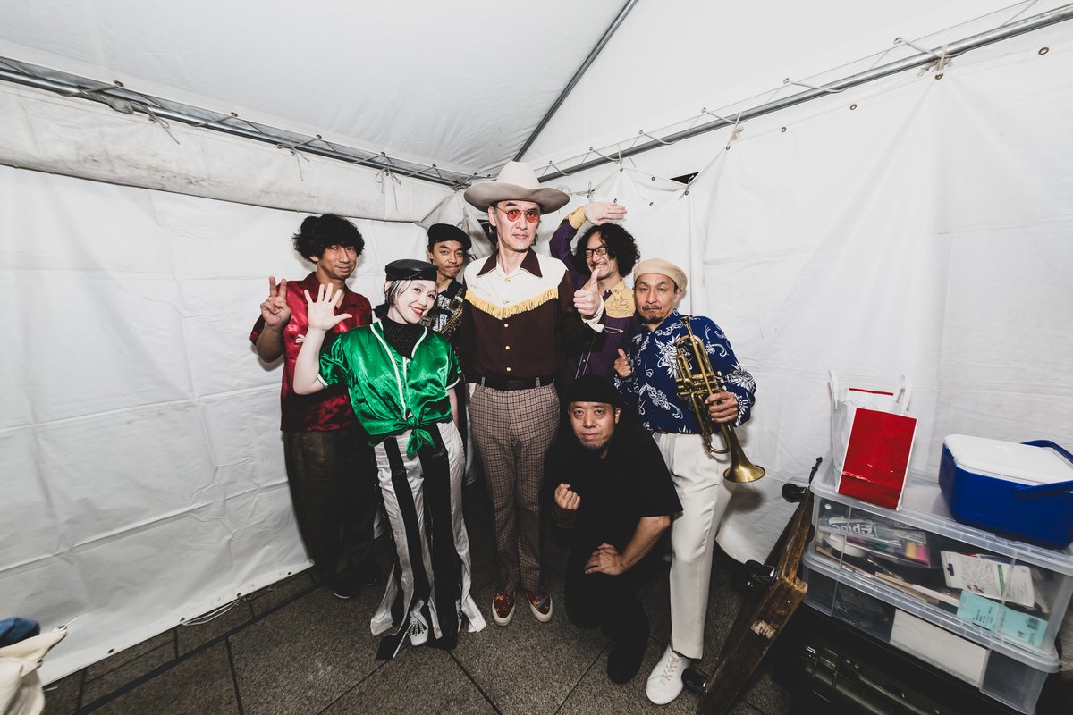 EGO_WRAPPIN_JP's tweet photo. 「MUSIC CITY TENJIN 2026」
にお越しいただいたみなさん、ありがとうございました。

天神の街の真ん中の開放的なステージに、たくさんの
みなさんに集まっていただき素敵な夜になりました！

photo by 仁礼博

10/11(日)は「鯖江JAMフェスティバル」に出演します。
https://t.co/wpZiuMUoYL https://t.co/z7sZWgouKs