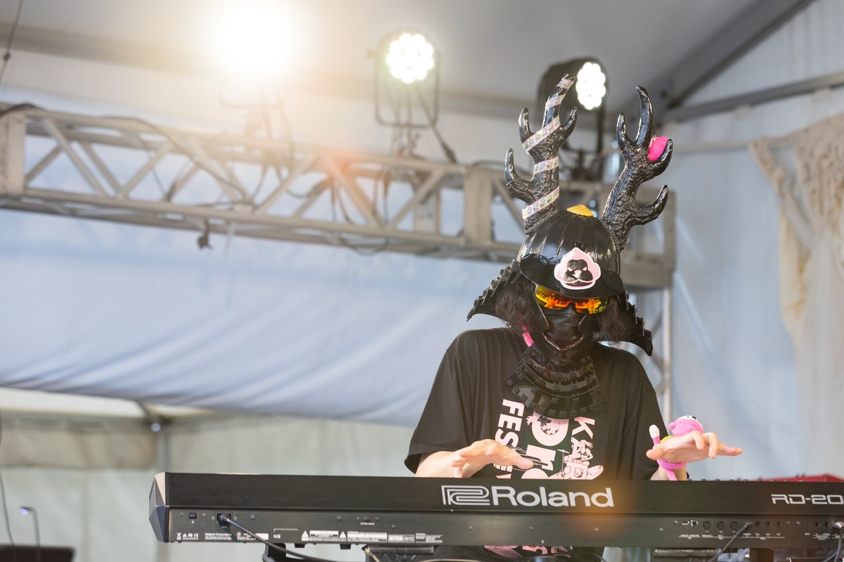 karatsu_dropfes's tweet photo. ⋱Live Photo🏝️⋰

Karatsu Drop Festival 2026
Day2 at BEACH STAGE

まらしぃ
@marasy8 

https://t.co/yxJdxKvX8d

#からつドロップ
#まらしぃ https://t.co/ioxJDWZ1Ph