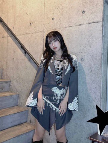 hanagedepasu's tweet photo. ニッショーホール昼の #オチャノーマ #北原もも さん
巻き下ろし髪でのダンスは全編に渡ってカッコイイ女
2曲目だったかジャケットプレイでドキッとした
ユニットでは歌パートもしっかり聴けてありがたい
リクエストの都会っ子純情の矢島舞美さんのセリフ最高でした☺︎
#ocha_norma https://t.co/Sbb7jdArbA