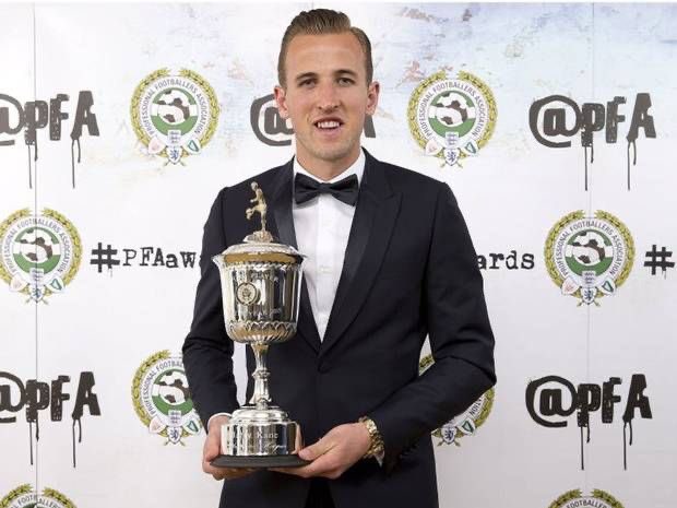 MikealsonMikeal's tweet photo. “Statpadding in the bundesliga”

Meanwhile harry kane in the premier league:
. 3x golden boot (15/16, 16/17 and 20/21).
. 1 playmaker award (20/21).
. PFA players player of the season (16/17).
. 213 goals in 320 app (second highest premier league scorer in history).

Clowns 🤡. https://t.co/7U9uLCFOc0
