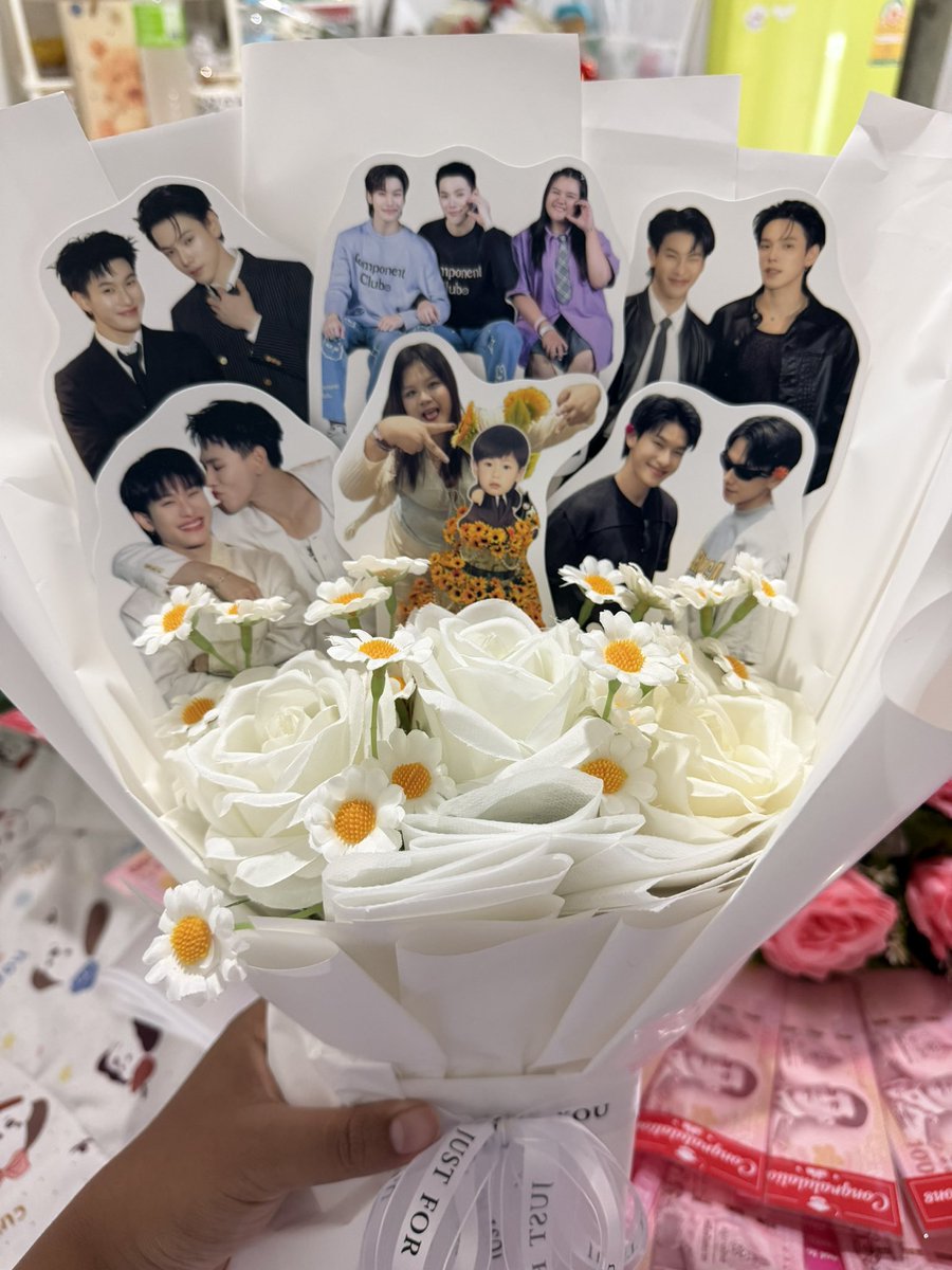 janeminizz's tweet photo. เมื่อสาววายรับปริญญา💖 https://t.co/8Ie2Nr8hVP